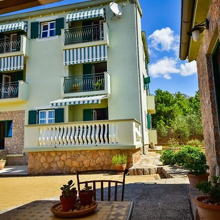 In Olive Garden Διαμέρισμα Starigrad Paklenica Εξωτερικό φωτογραφία