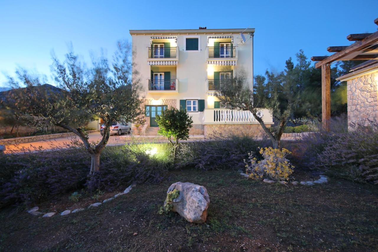 In Olive Garden Διαμέρισμα Starigrad Paklenica Εξωτερικό φωτογραφία